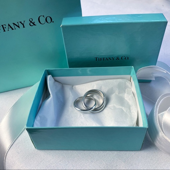 Tiffany & Co. Jewelry - VNTG Tiffany Interlocking Circles Rolling Ring 6.5